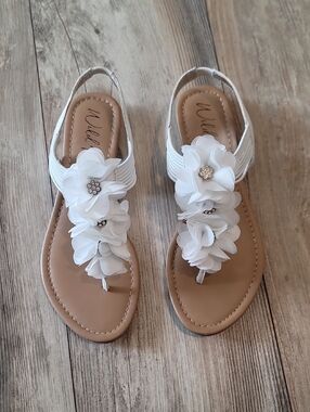 Adorable Flower Sandals